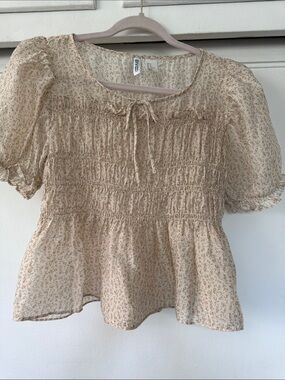 H&M Cream Floral Smocked Peplum Blouse